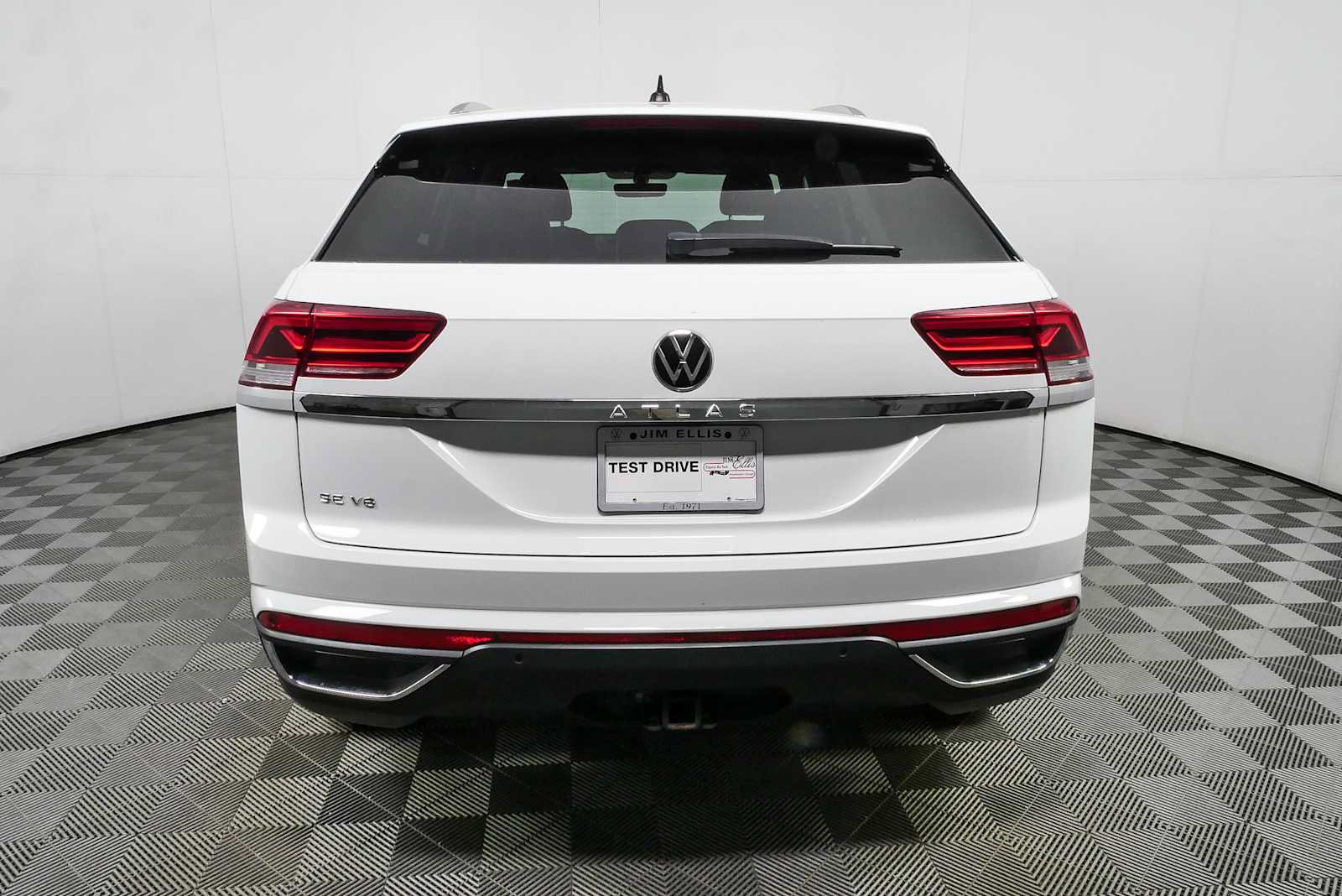 Certified 2023 Volkswagen Atlas Cross Sport SE FWD image 27