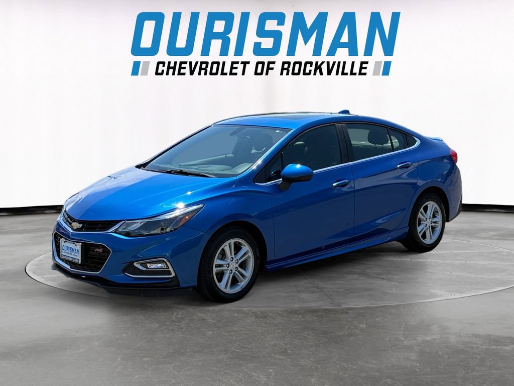 Used 2018 Chevrolet Cruze LT w/ Sun And Sound Package FWD image 2