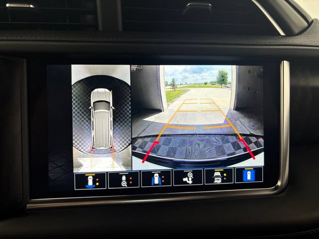 Used 2022 GMC Yukon XL Denali AWD/4WD image 5