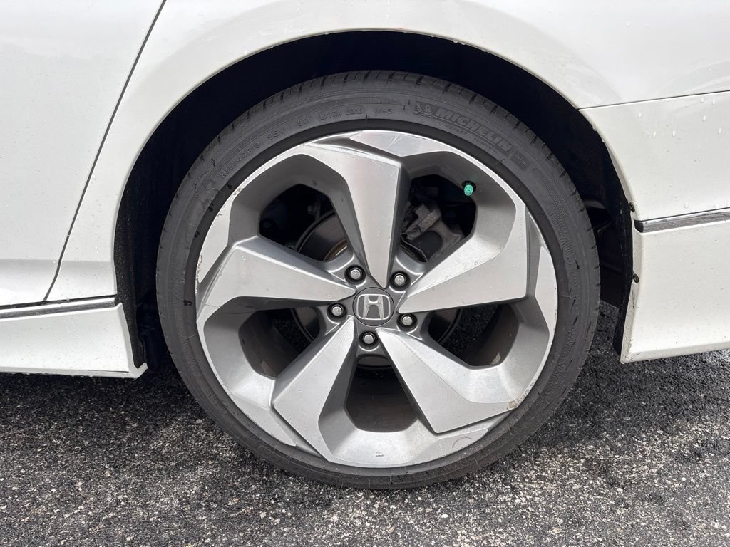 Used 2019 Honda Accord Touring image 5