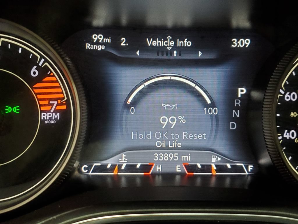 Used 2020 Jeep Cherokee Limited w/ Luxury Group FWD image 38