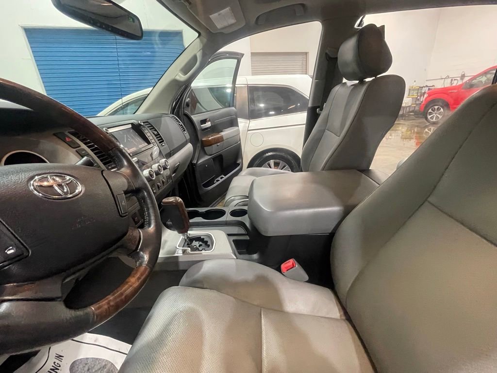 Used 2013 Toyota Tundra Platinum image 10