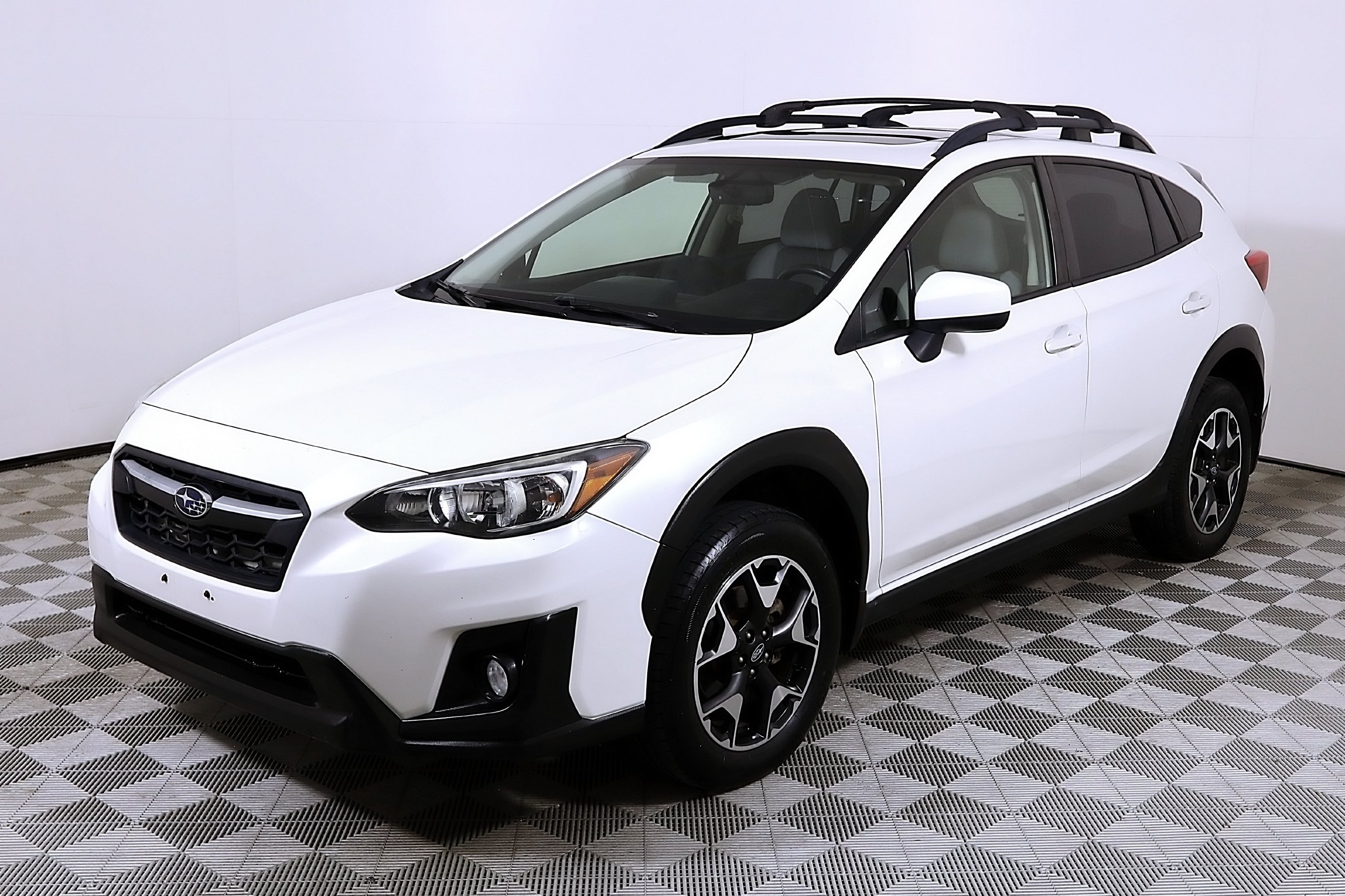 Used 2019 Subaru Crosstrek 2.0i Premium w/ Moonroof Package AWD/4WD image 3