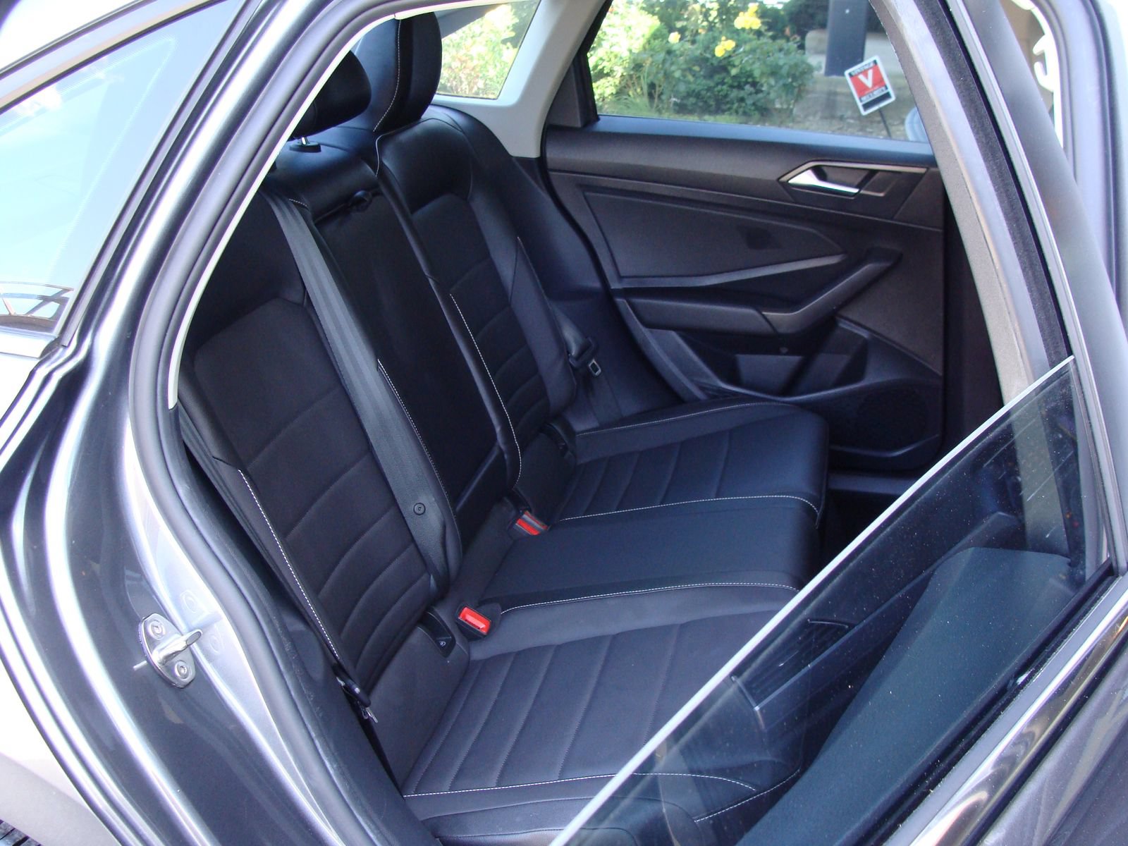 Used 2022 Volkswagen Jetta SE FWD image 32