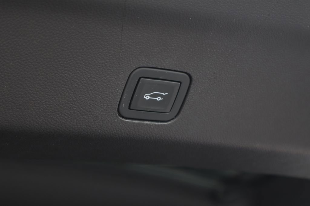Used 2021 GMC Yukon XL SLT w/ SLT Premium Package RWD image 31