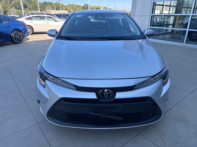 Used 2024 Toyota Corolla LE FWD image 2