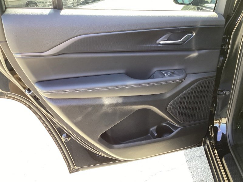 New 2025 Jeep Grand Cherokee L Laredo w/ Luxury Tech Group I image 20