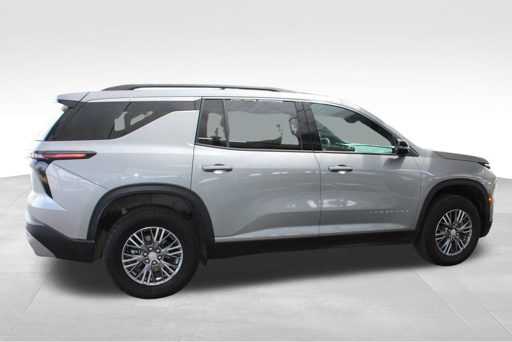 Used 2025 Chevrolet Traverse LT AWD/4WD image 18