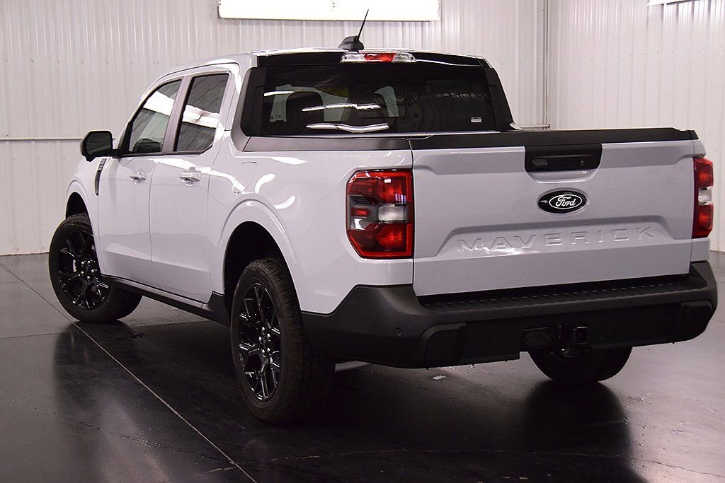 New 2025 Ford Maverick Lariat w/ Black Appearance Package image 5