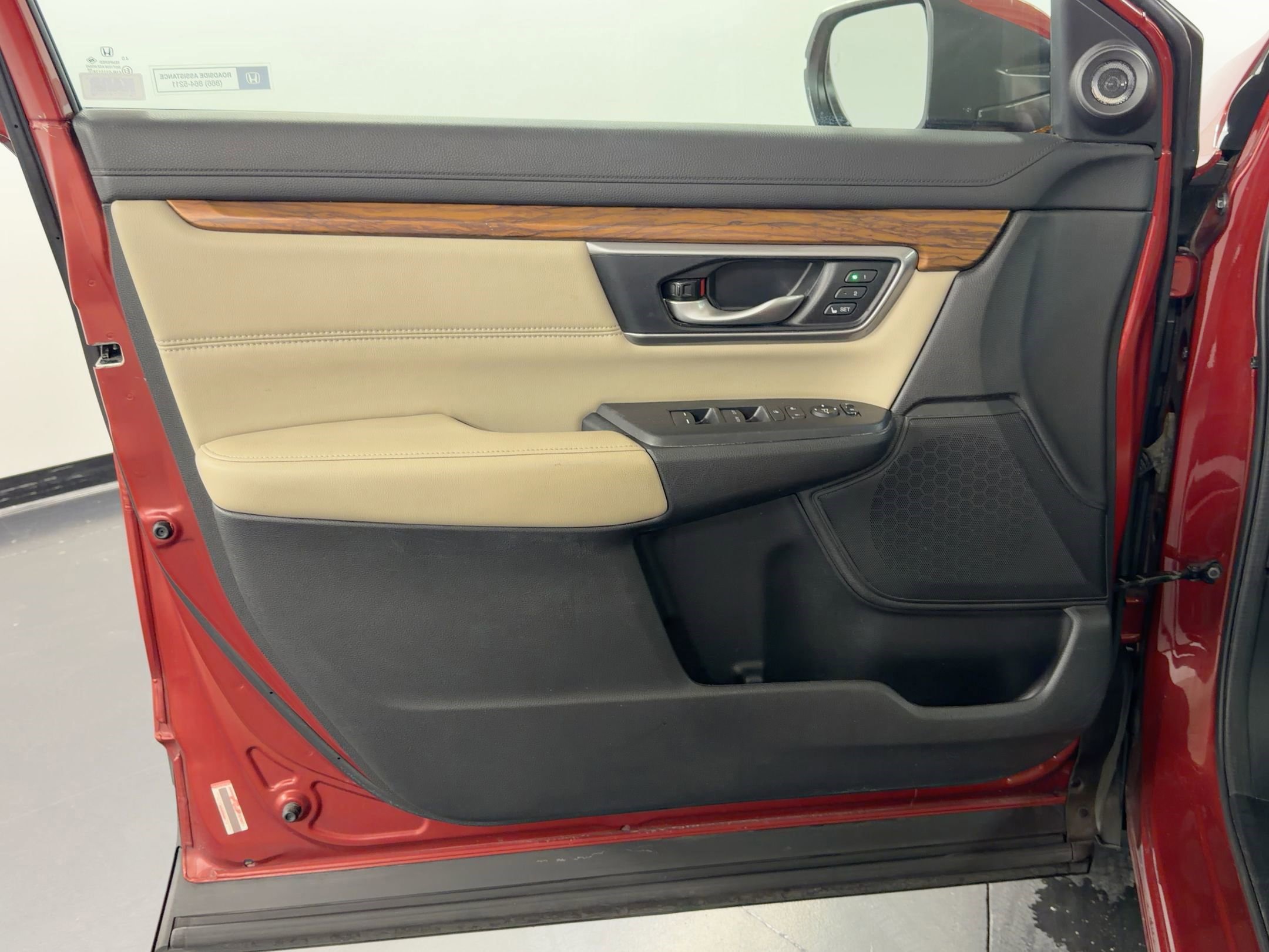 Used 2018 Honda CR-V Touring image 23