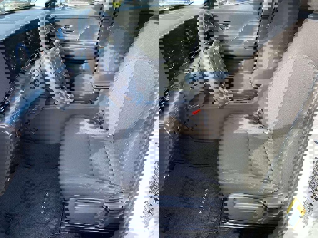 New 2026 Hyundai Kona SE image 10