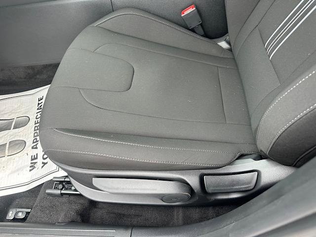 Certified 2025 Hyundai Elantra SEL image 7