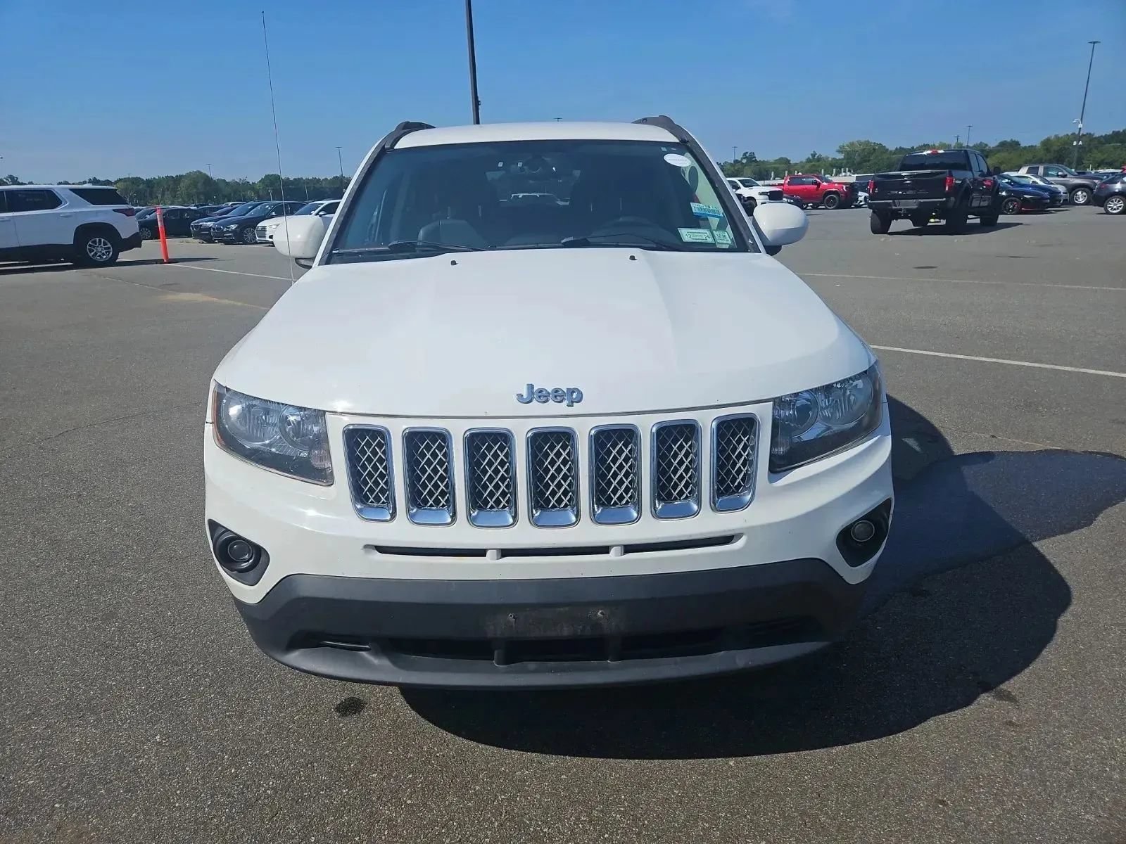 Used 2015 Jeep Compass Latitude AWD/4WD image 2