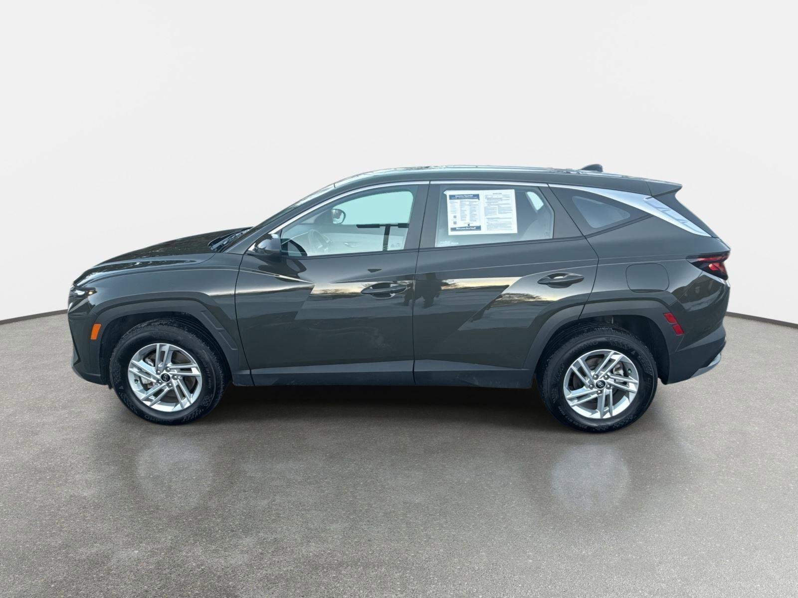 Certified 2025 Hyundai Tucson SE image 8