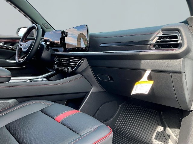 New 2027 Chevrolet Traverse RS AWD/4WD image 9