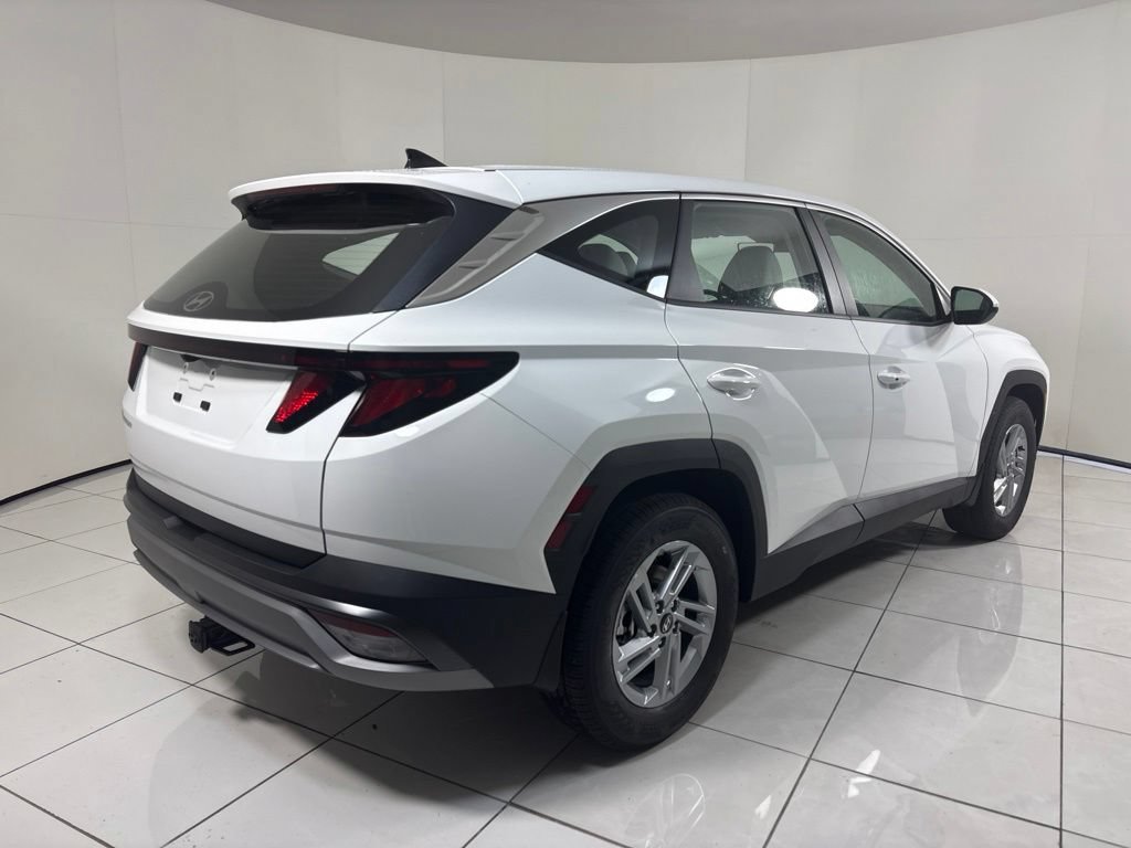 New 2026 Hyundai Tucson SE w/ Tow & Go Package FWD image 5