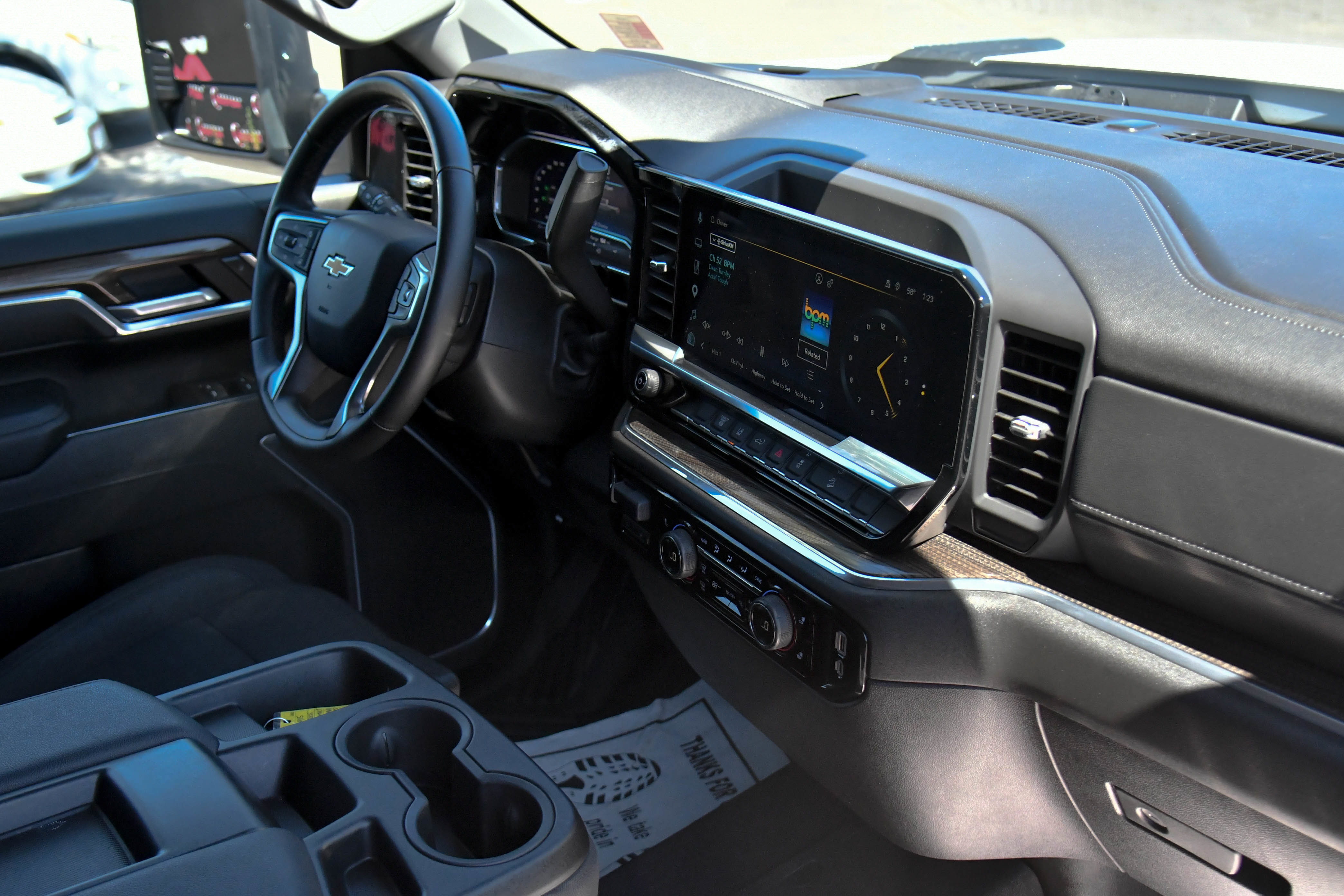 Used 2025 Chevrolet Silverado 2500 LT AWD/4WD image 47