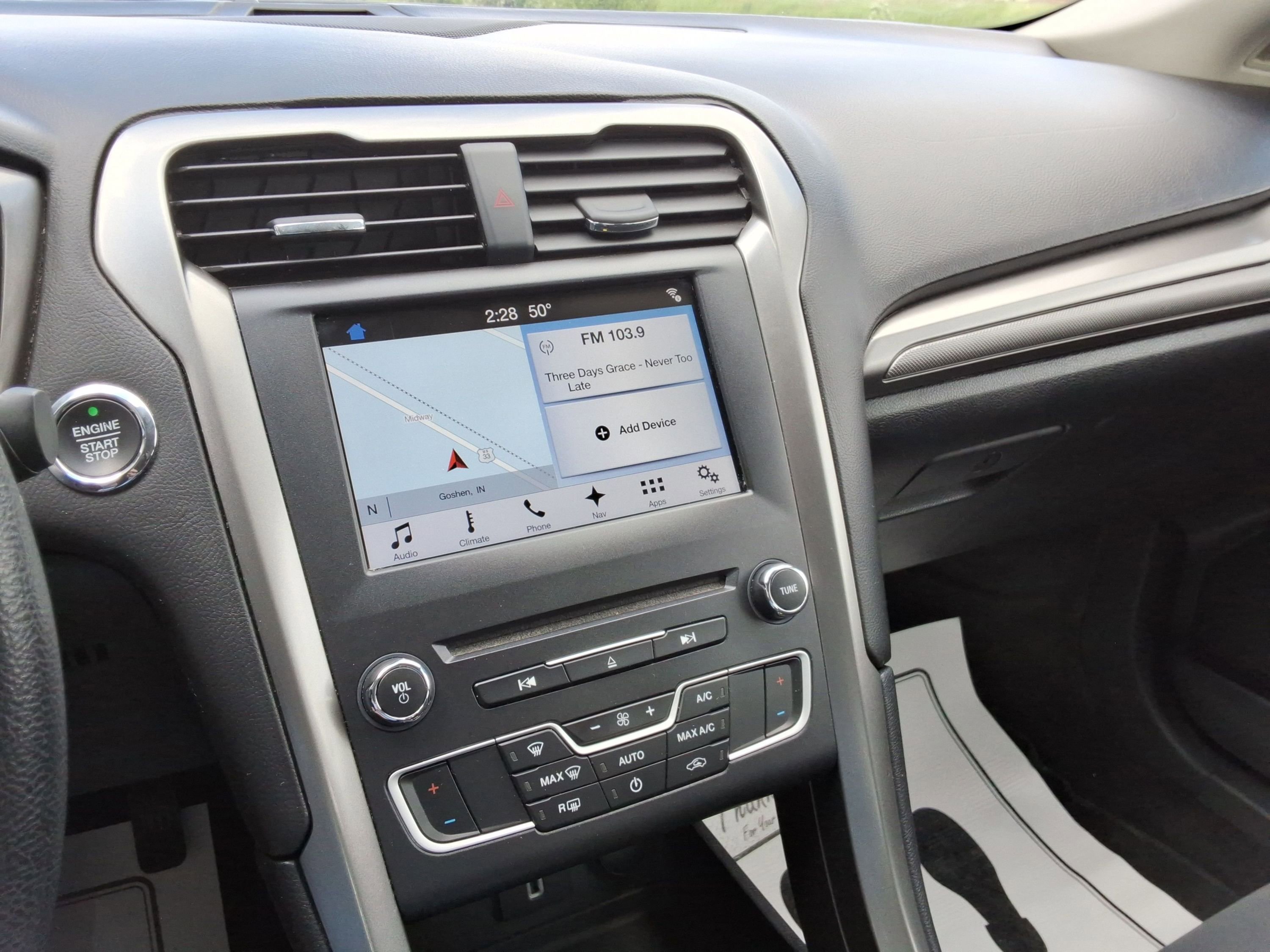 Used 2017 Ford Fusion SE w/ Fusion SE Technology Package FWD image 15