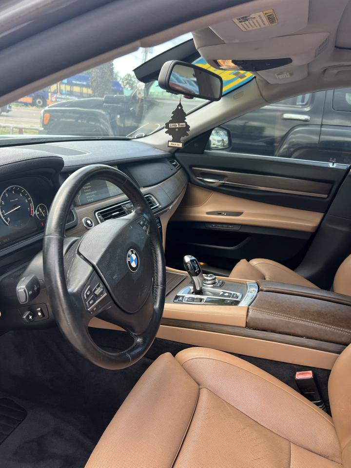 Used 2011 BMW 750Li RWD image 12