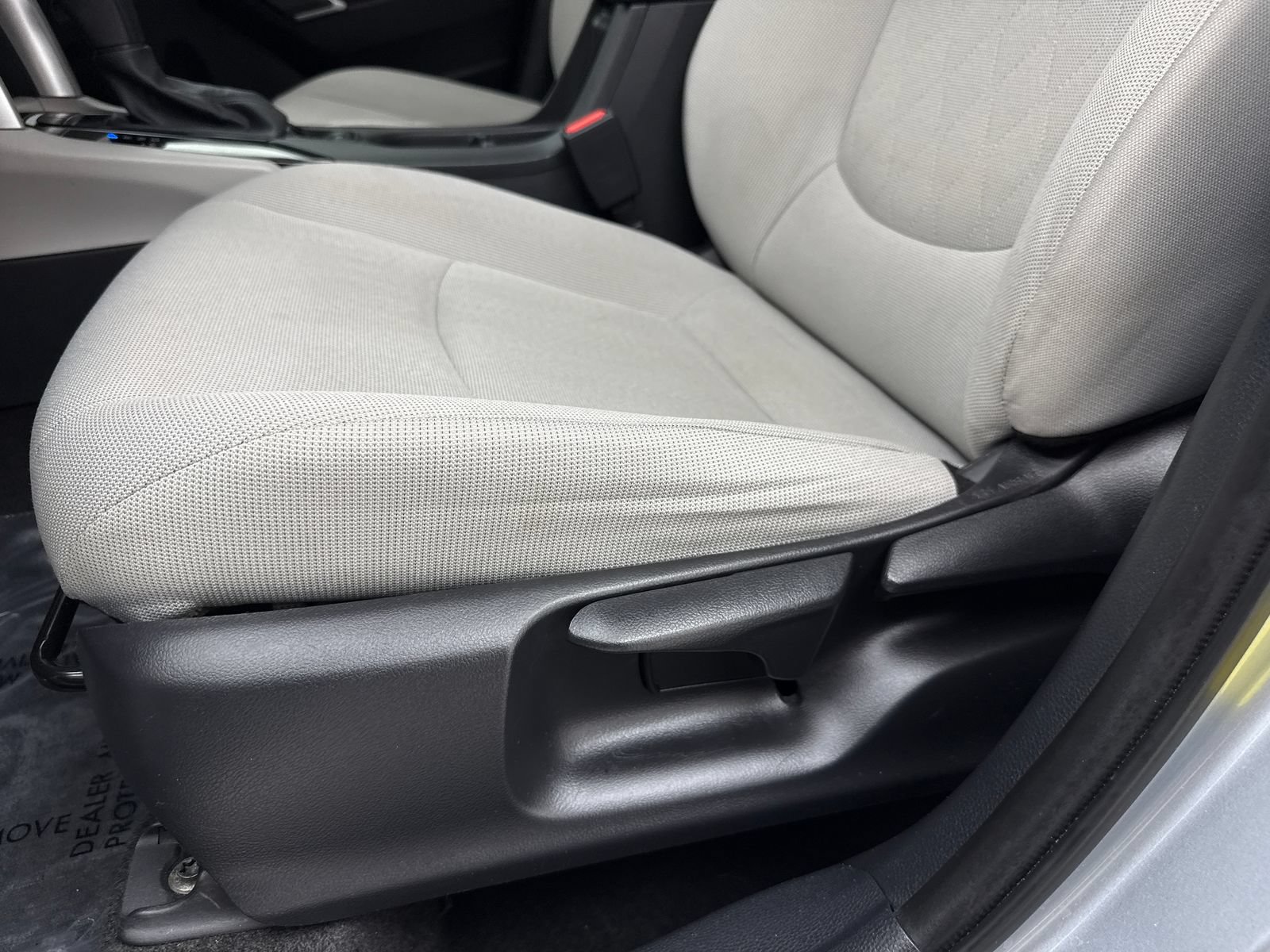 Used 2024 Toyota Corolla Cross L FWD image 34