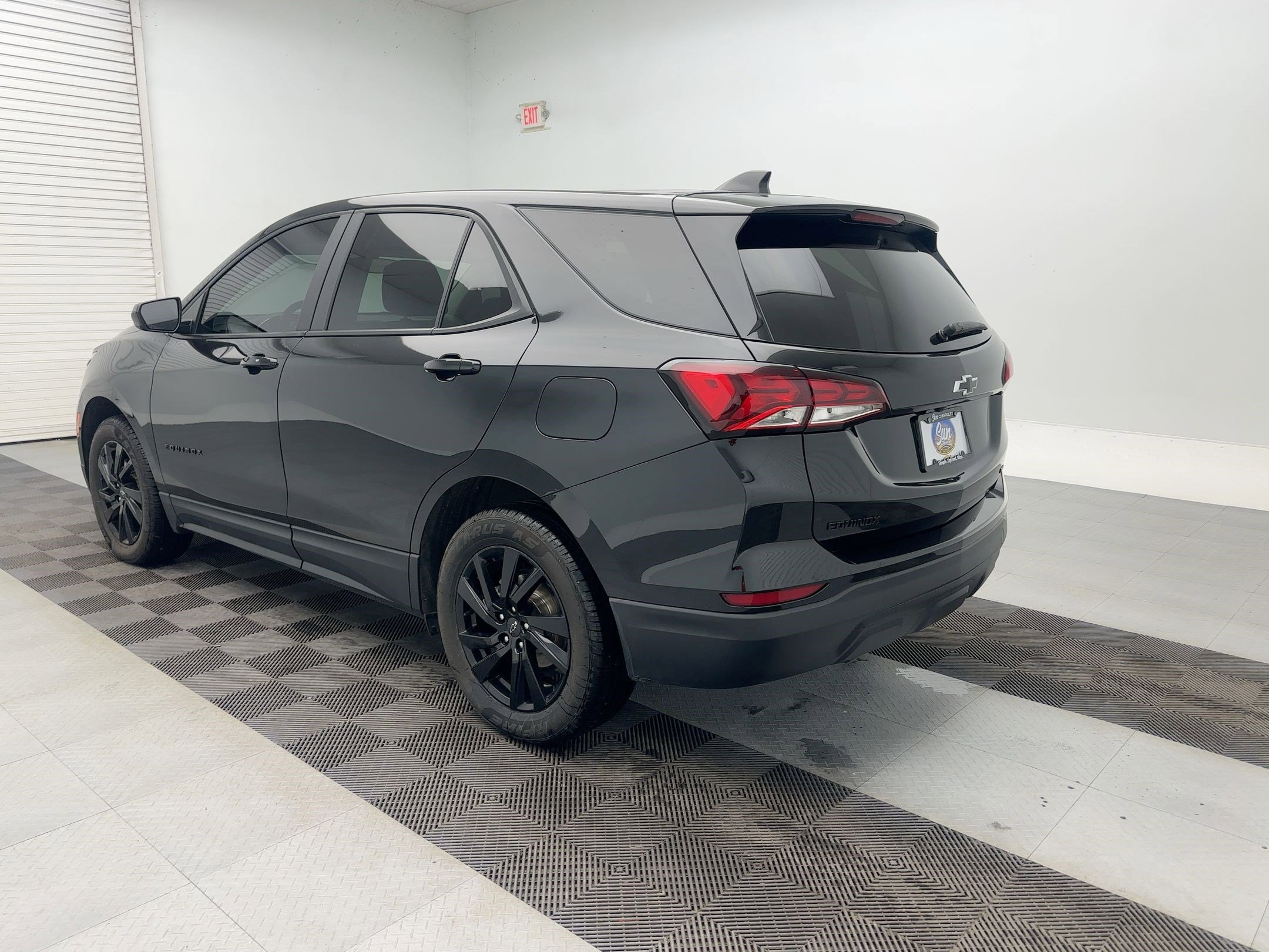 Used 2024 Chevrolet Equinox LS w/ LS Convenience Package image 3