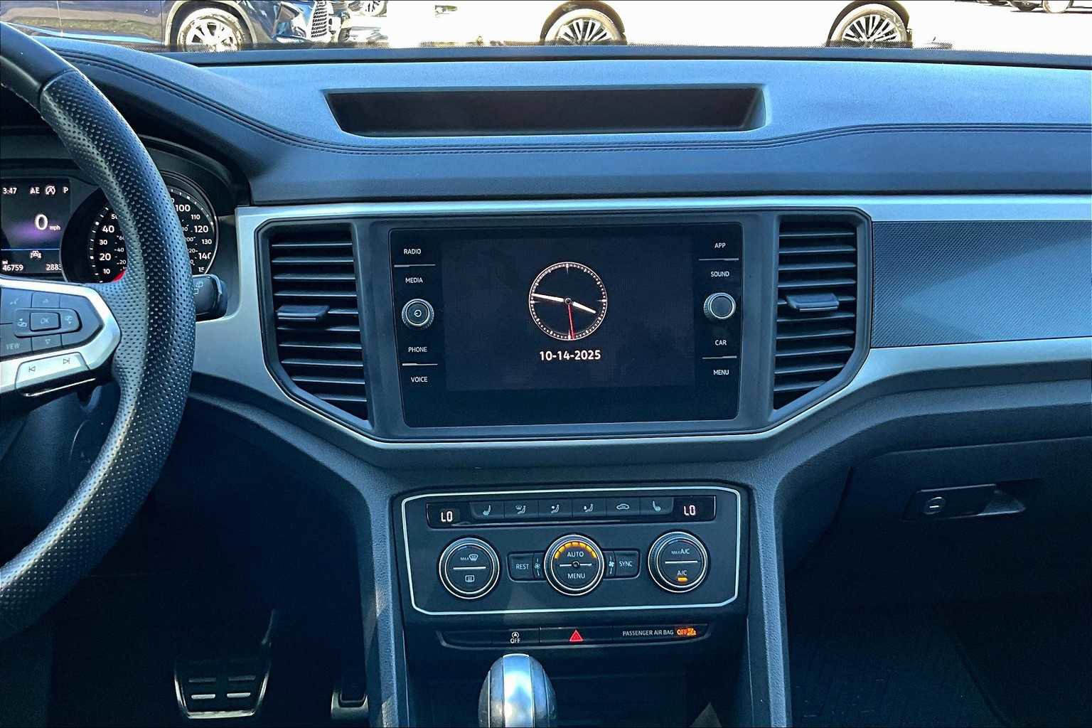 Used 2021 Volkswagen Atlas SE w/ Panoramic Sunroof Package image 6