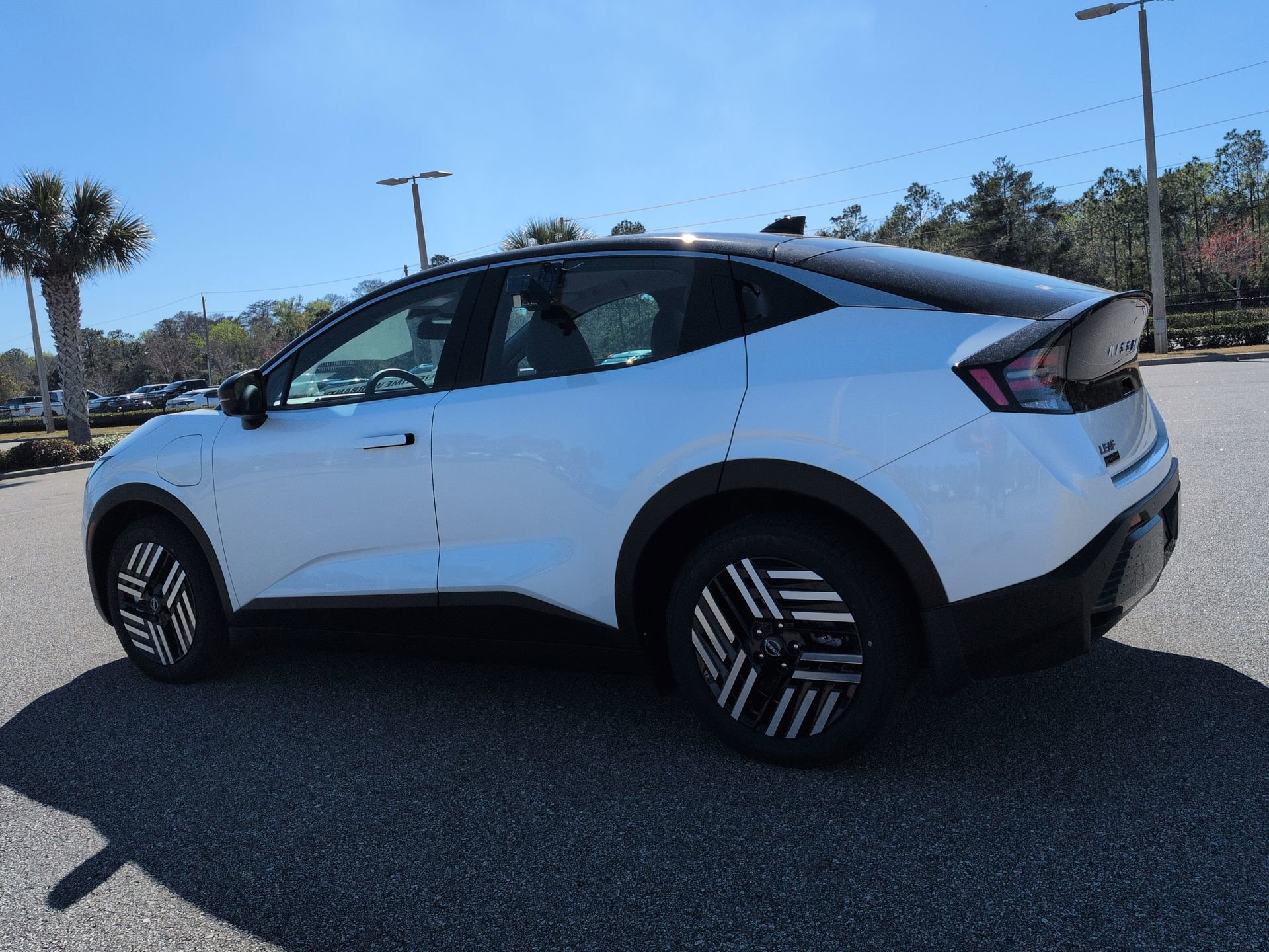 New 2026 Nissan Leaf SV+ w/ Floor Mat Package (SV+) FWD image 7