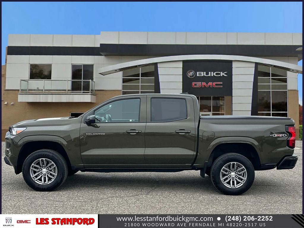 Used 2023 Chevrolet Colorado LT w/ LT Convenience Package II AWD/4WD image 2