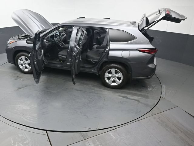 Certified 2024 Toyota Highlander LE AWD/4WD image 50