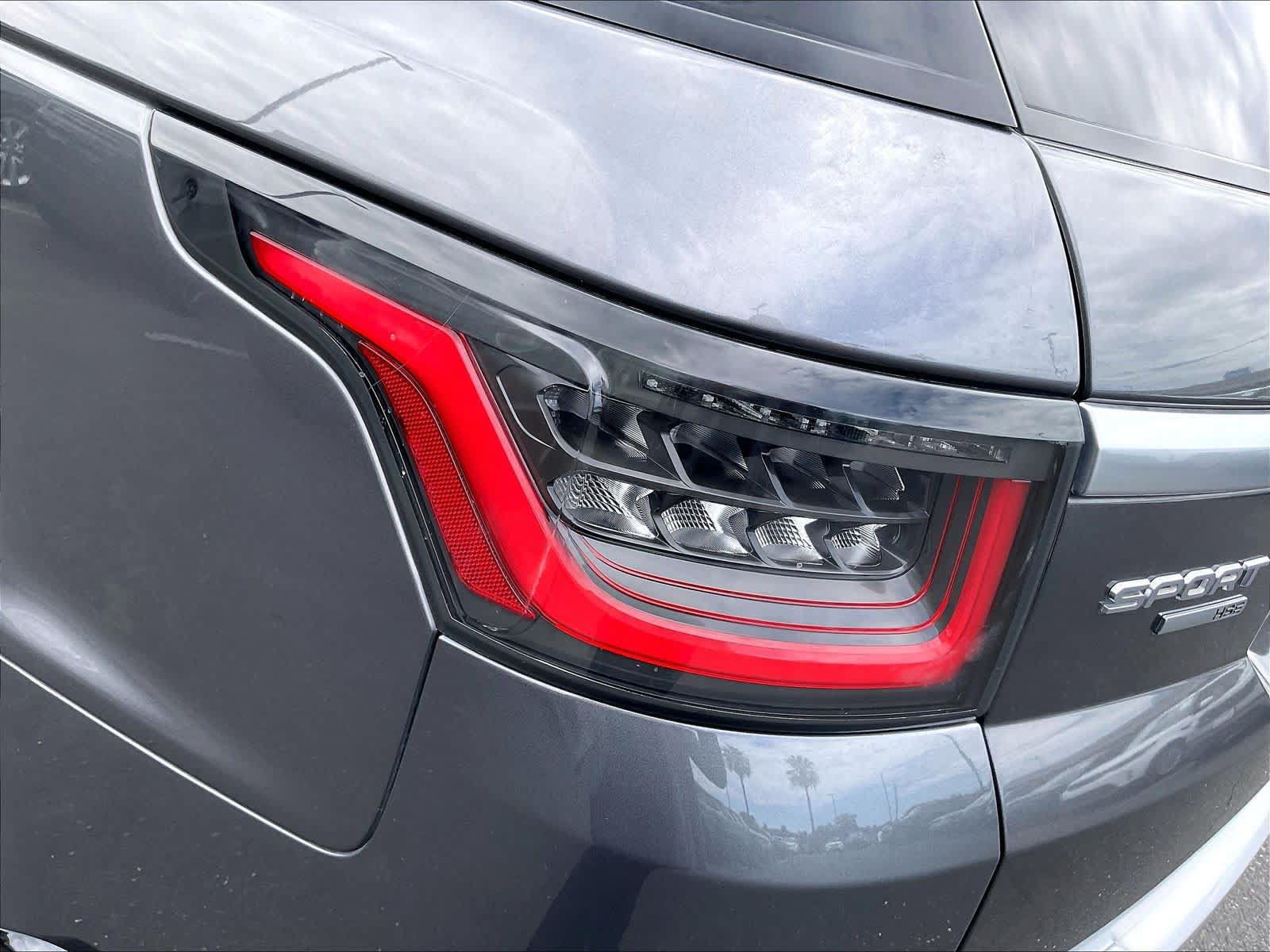Used 2018 Land Rover Range Rover Sport HSE AWD/4WD image 32