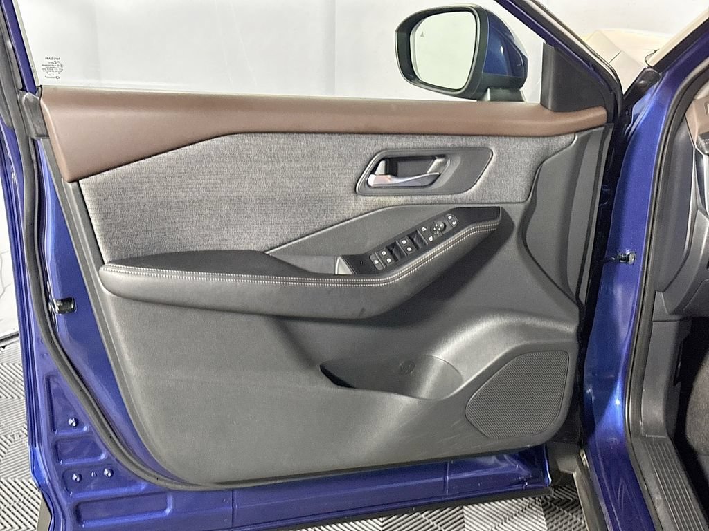 Used 2022 Nissan Rogue SV AWD/4WD image 10