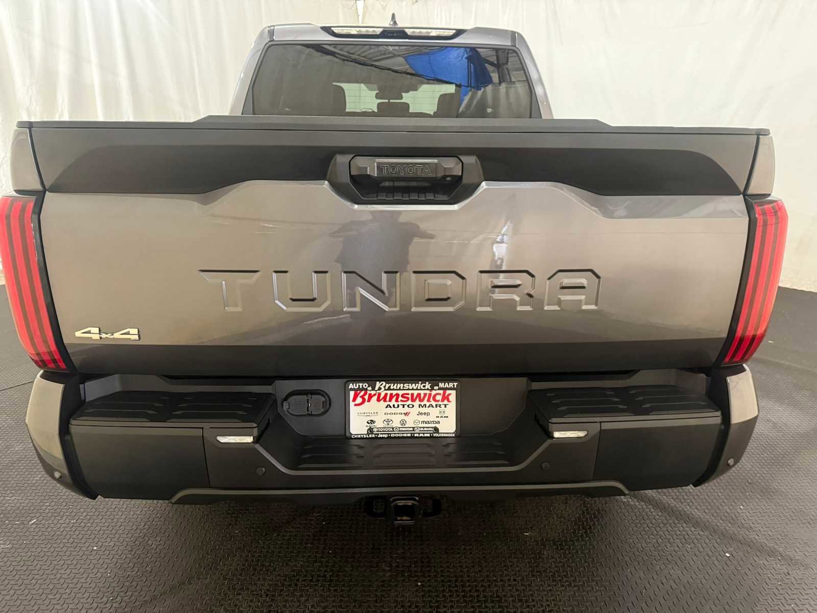 Used 2024 Toyota Tundra SR5 w/ SR5 Convenience Package AWD/4WD image 16
