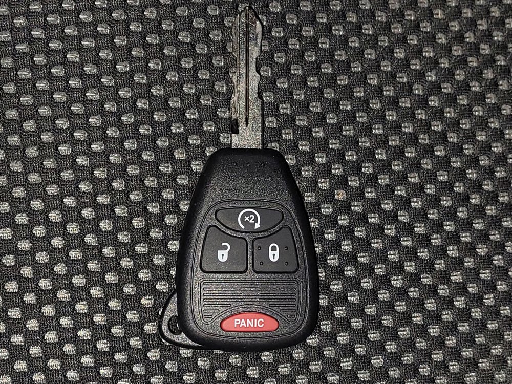 Used 2014 Jeep Compass Latitude w/ Sun/Sound Group AWD/4WD image 32