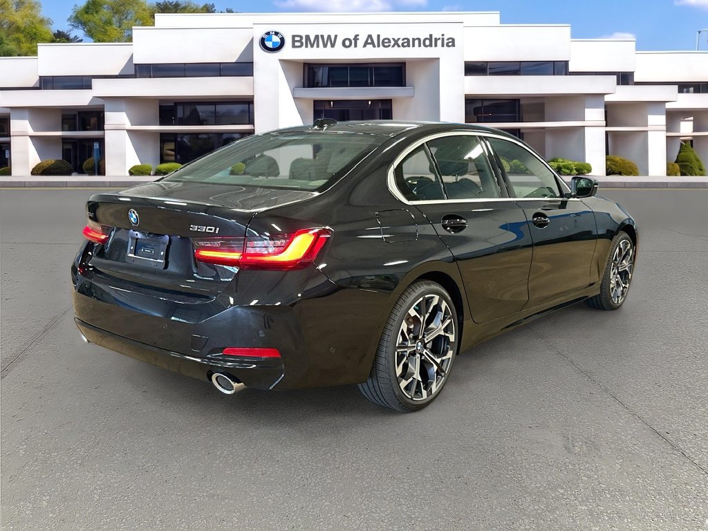 New 2026 BMW 330i xDrive Sedan w/ Premium Package AWD/4WD image 5