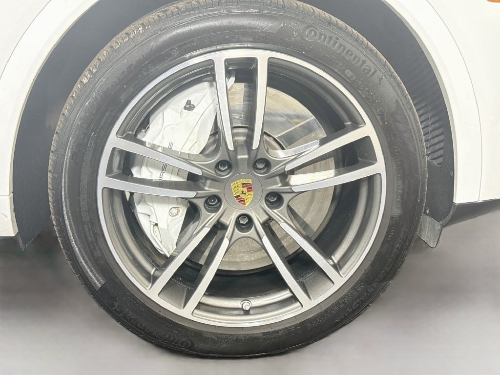 Used 2023 Porsche Cayenne Turbo w/ Assistance Package AWD/4WD image 30