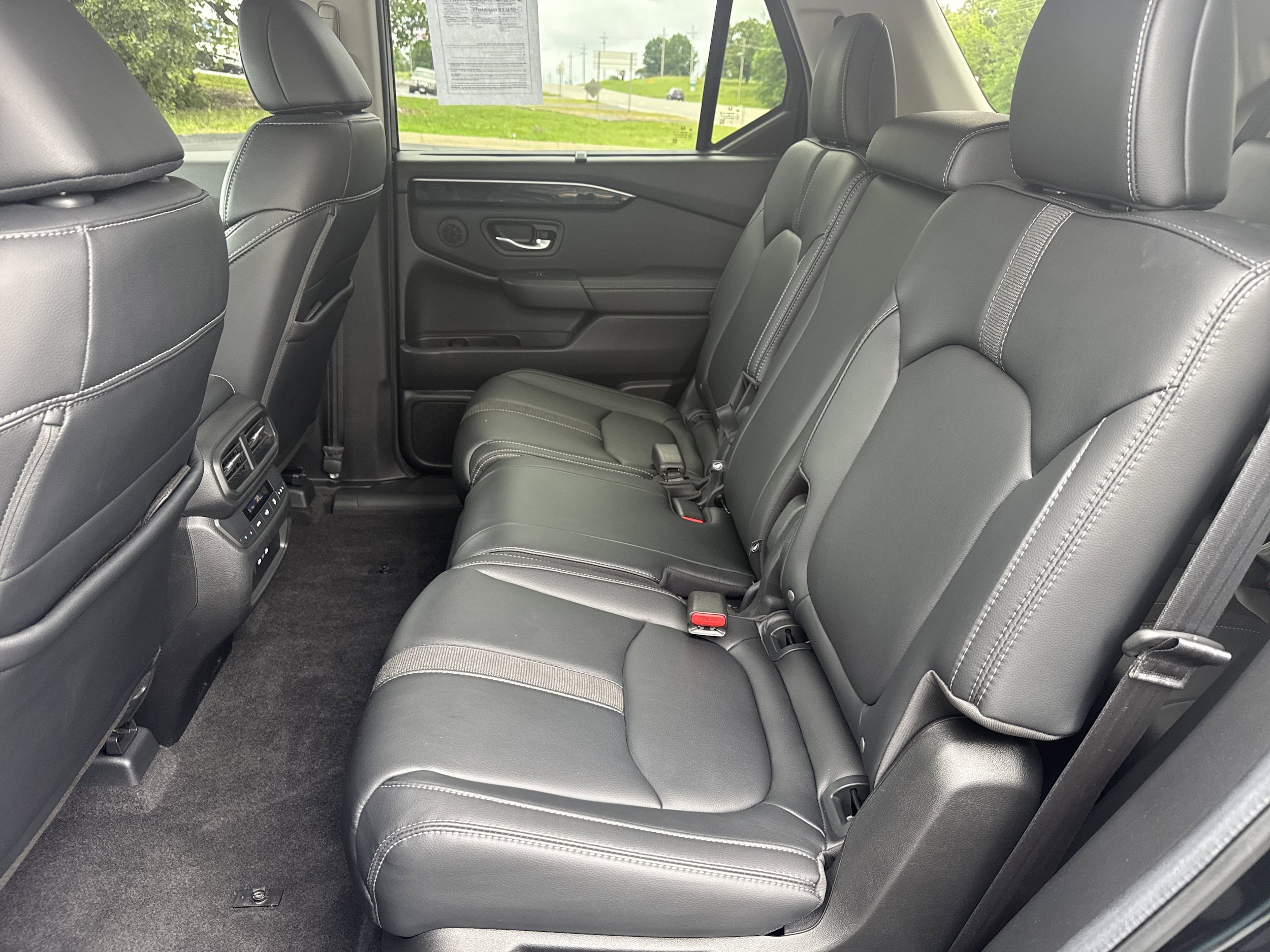 Used 2024 Honda Pilot Touring image 10