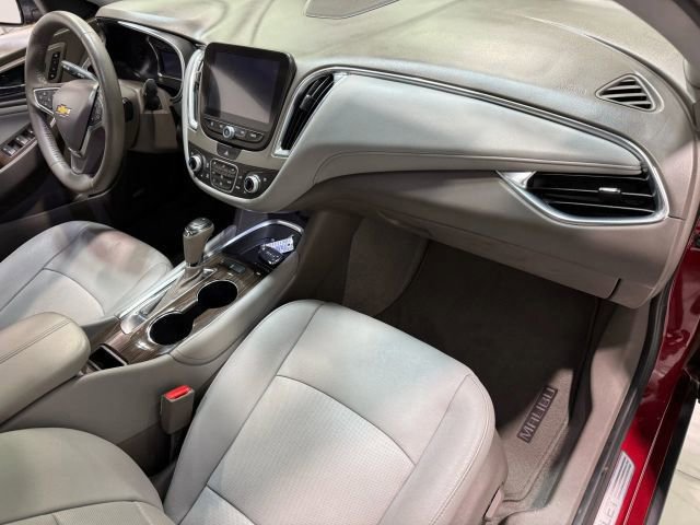Used 2018 Chevrolet Malibu Premier w/ Premier Sun and Wheel Package FWD image 27