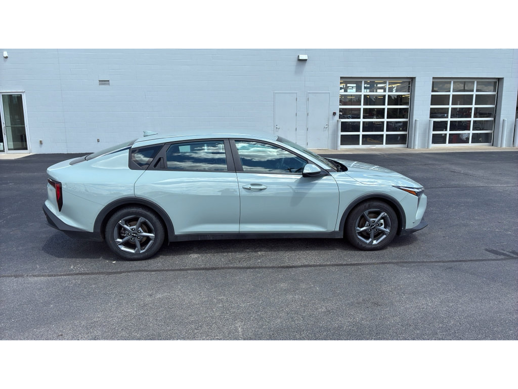 Used 2025 Kia K4 FWD image 31