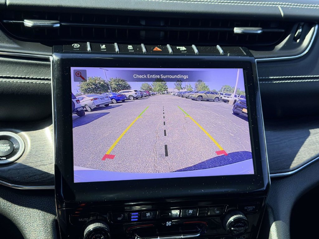 Certified 2023 Jeep Grand Cherokee Overland w/ Luxury Tech Group IV AWD/4WD image 19