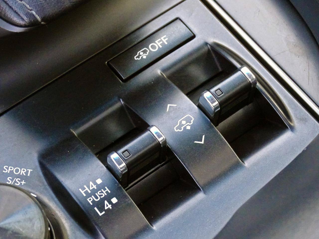 Used 2019 Lexus LX 570 4WD w/ Luxury Package image 45