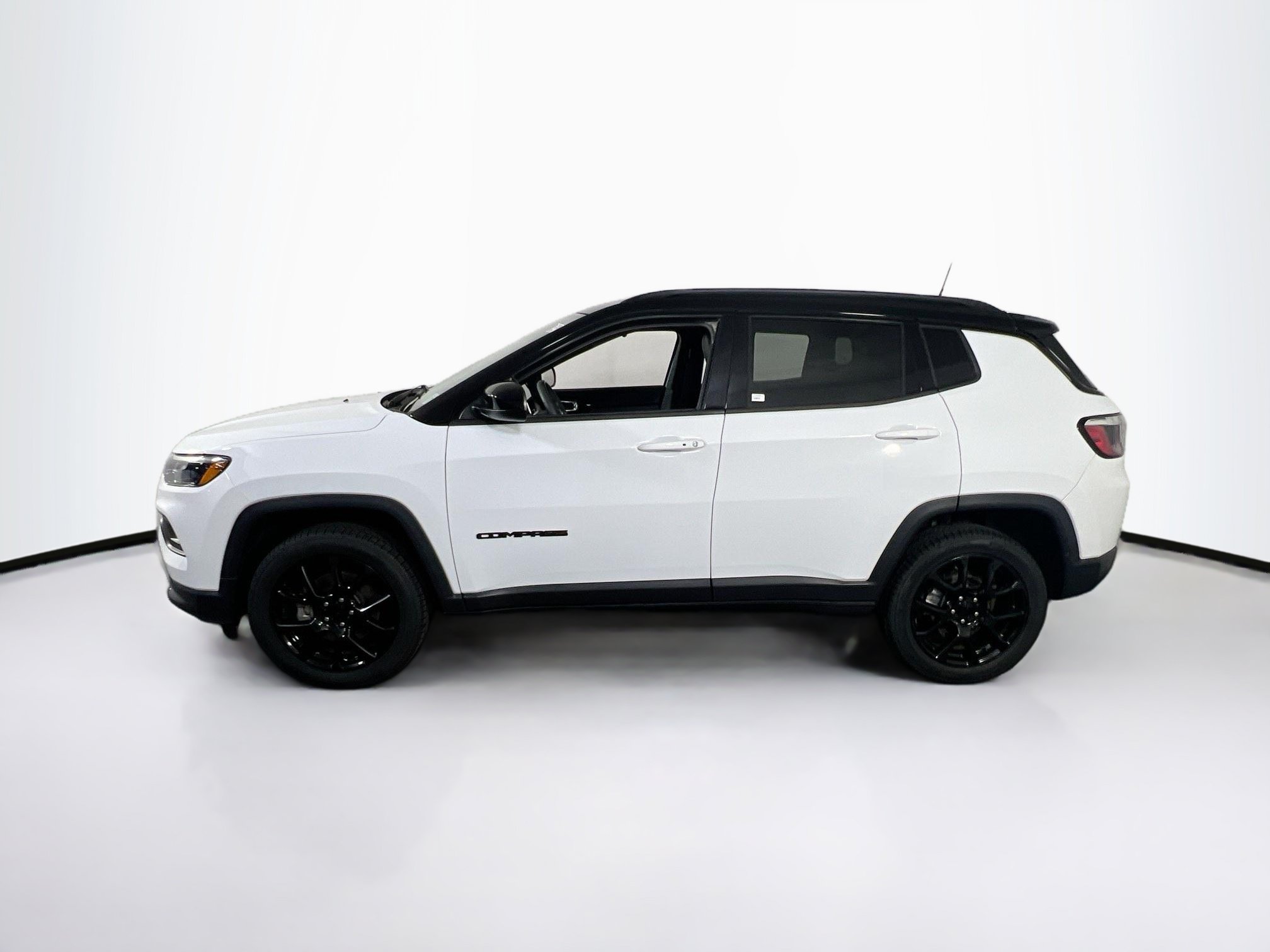 Used 2022 Jeep Compass Latitude AWD/4WD image 8