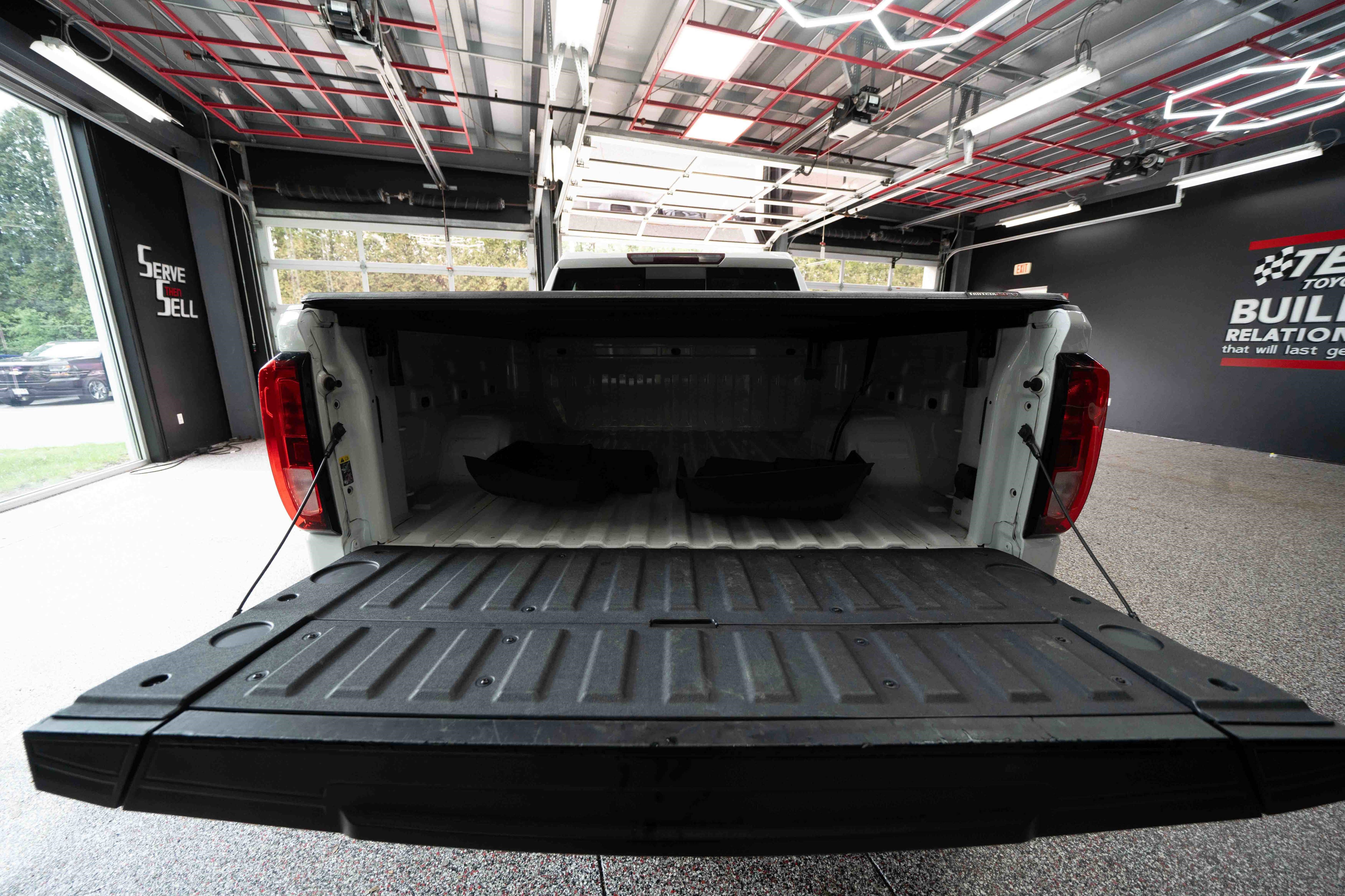 Used 2020 GMC Sierra 1500 Elevation w/ Elevation Value Package AWD/4WD image 27