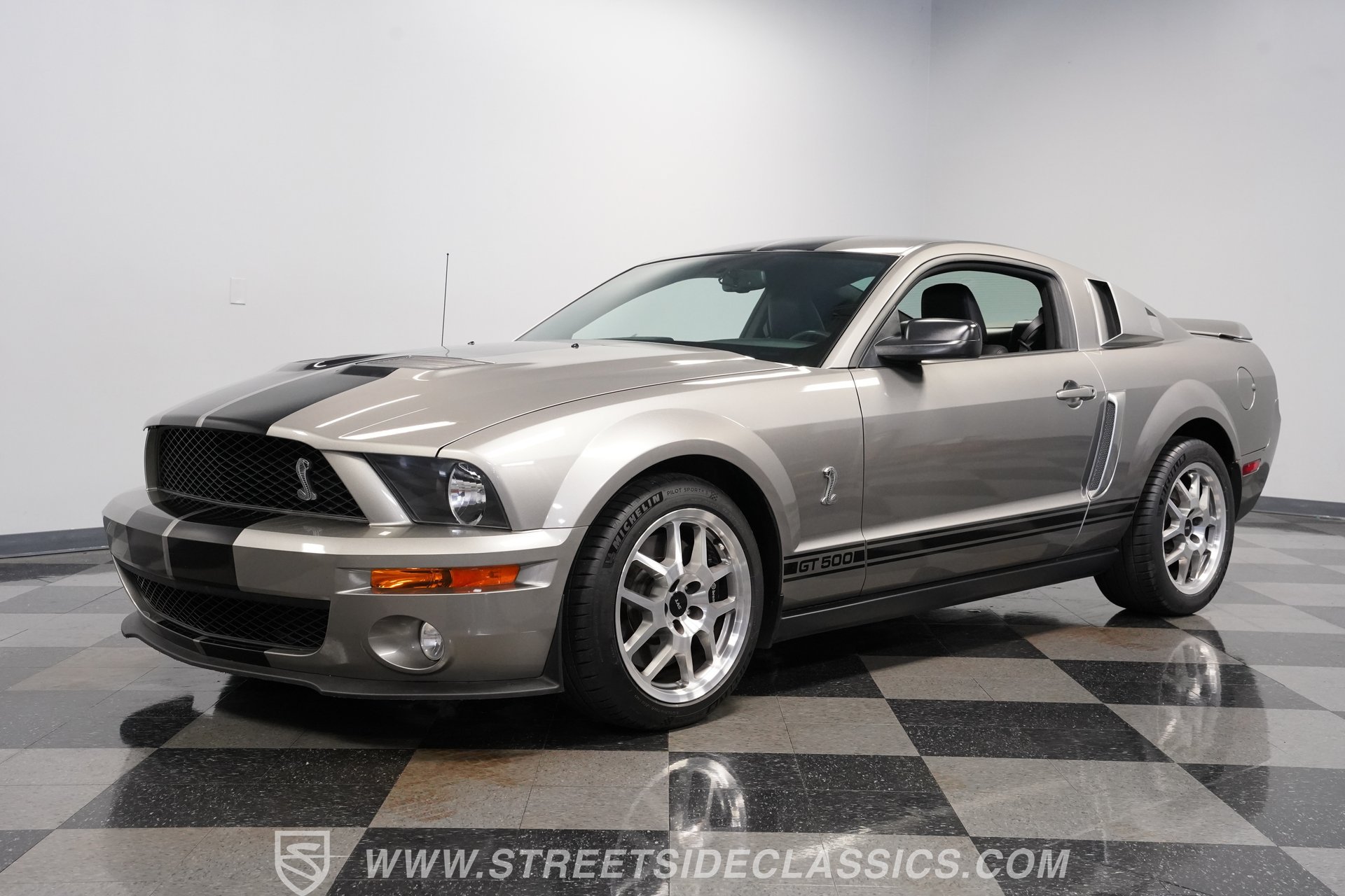 Used 2009 Ford Mustang Shelby GT500 RWD image 6