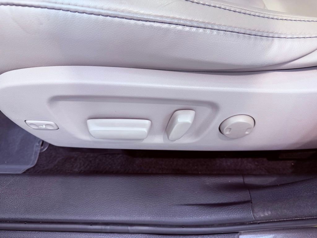 Used 2018 Toyota Highlander XLE AWD/4WD image 21