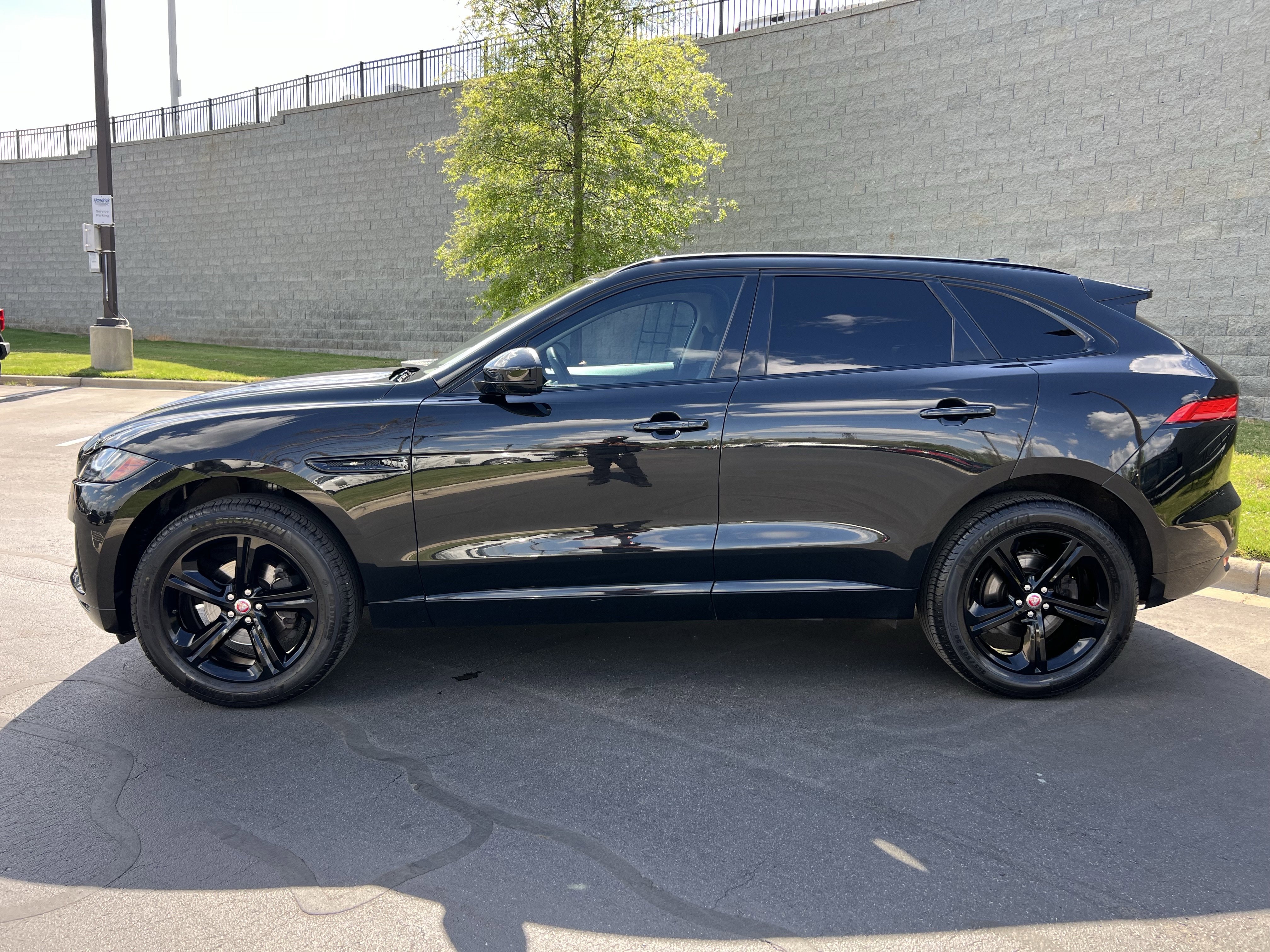Used 2020 Jaguar F-PACE Checkered Flag image 4