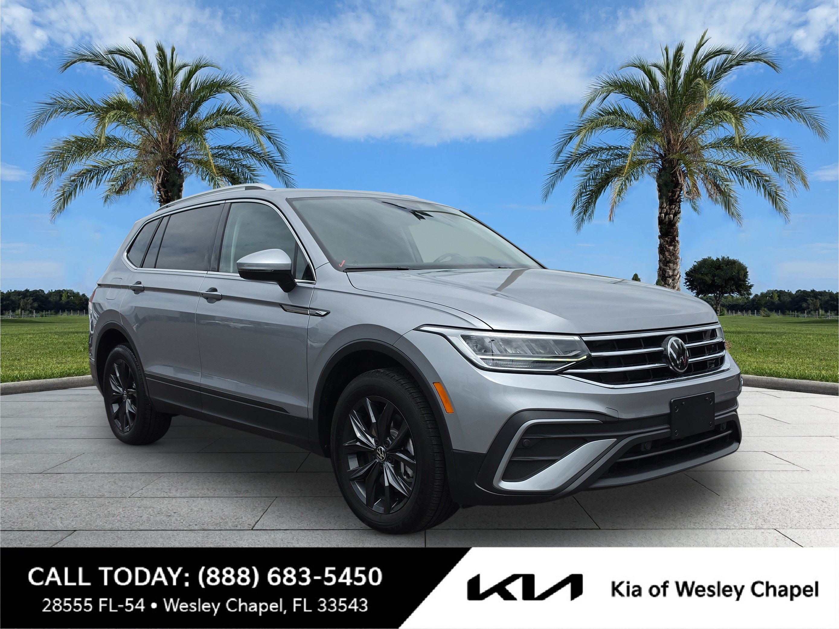 Used 2024 Volkswagen Tiguan SE