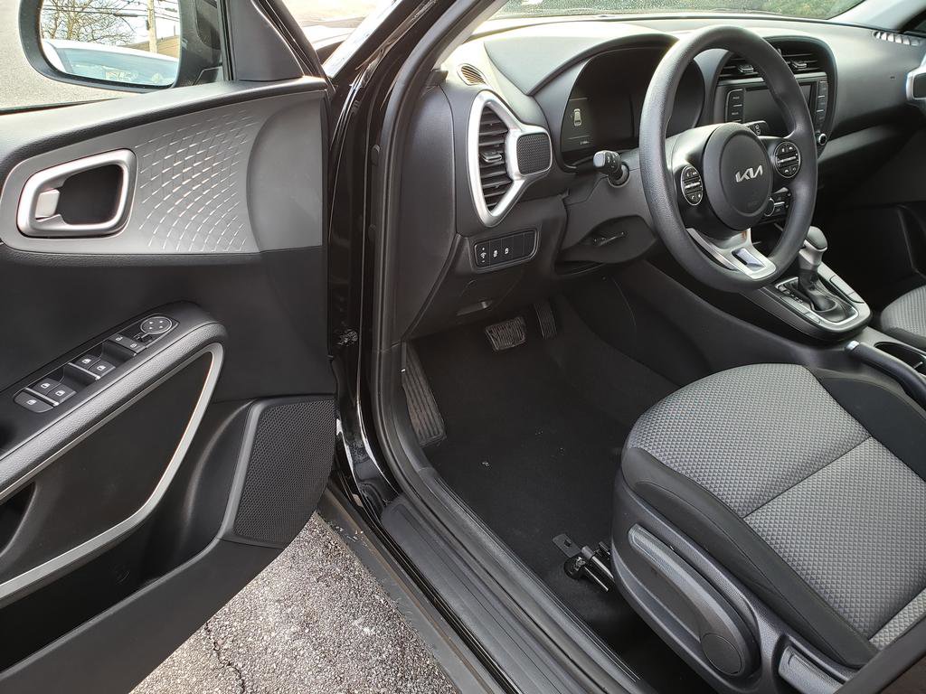 Used 2023 Kia Soul LX w/ Option Group 015 image 8
