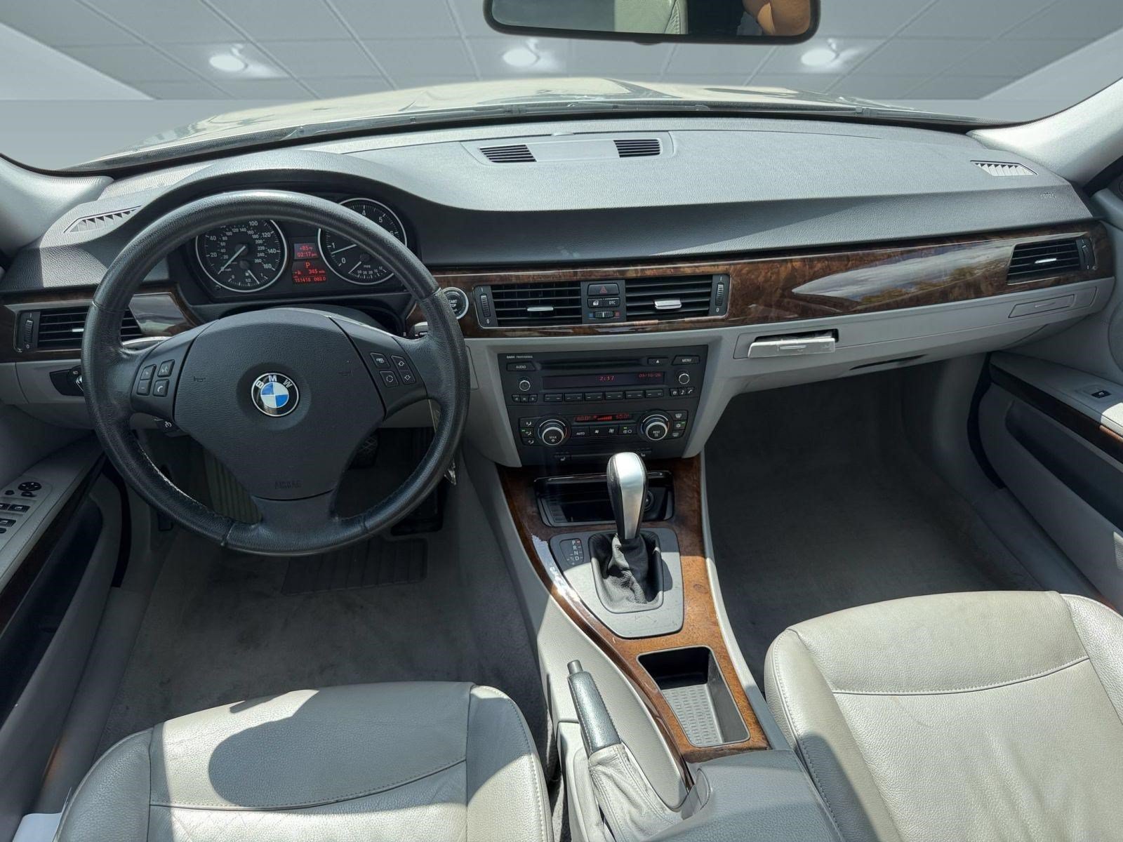 Used 2009 BMW 328i Sedan RWD image 15
