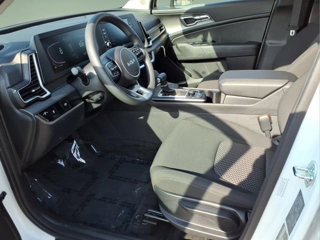 Used 2025 Kia Sportage LX AWD/4WD image 11