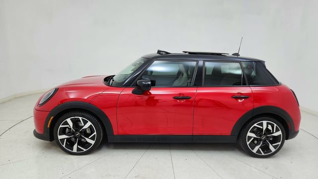Used 2025 MINI Cooper 4-Door Hardtop image 10